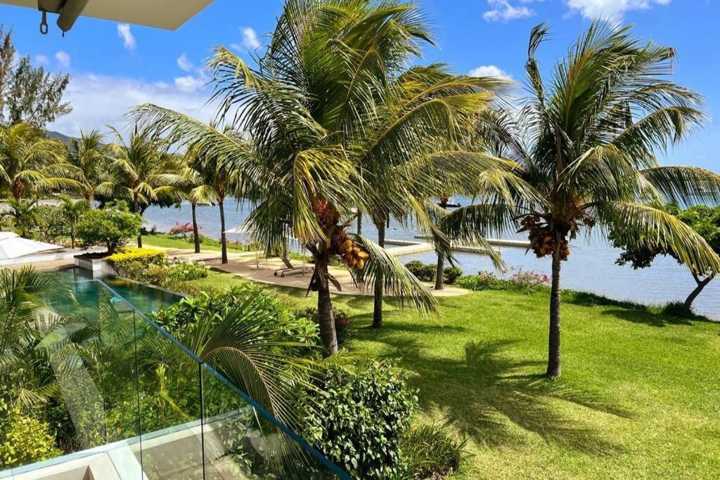 Latitude Luxury Seafront Suite Rivière Noire Exterior foto